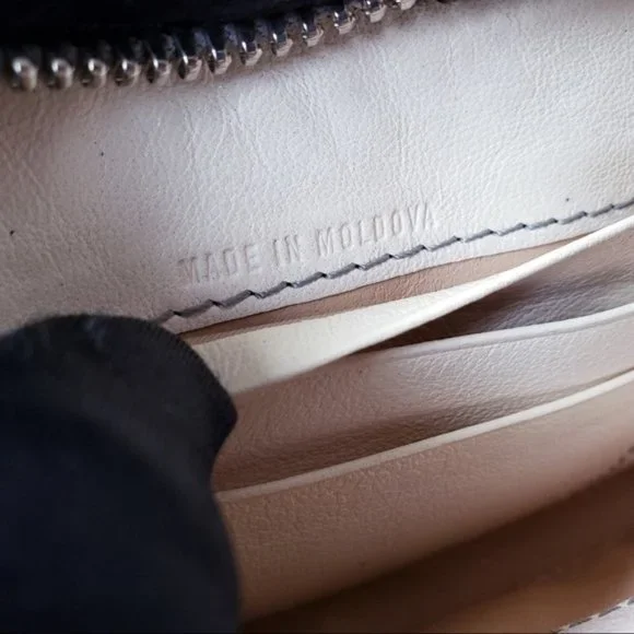 Chloe Wallet - Picture 7 of 8